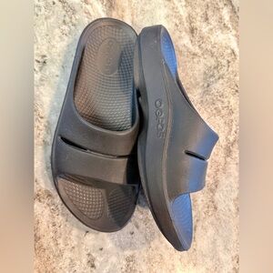 Oofos Black Recovery Slide Sandals Women's 7